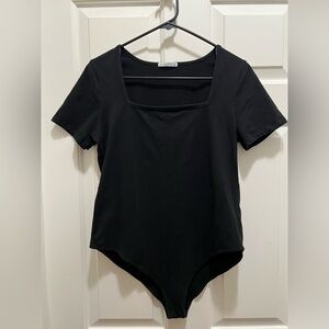 Chic Square-neck Black Short Sleeve Slim-fit Bodysuit | Size XL